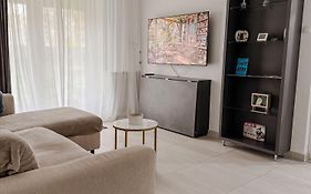 Hideout Cozy 2 Rooms Near Palas Mall & City Center, Warmy, Invoice Available, Parking Space, Ultracomfy